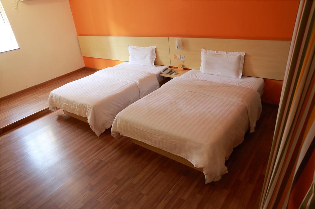 7 Days Inn Chengdu Sichuan University South Railway Station Ngoại thất bức ảnh
